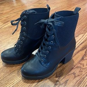 Women’s black boots, size 8